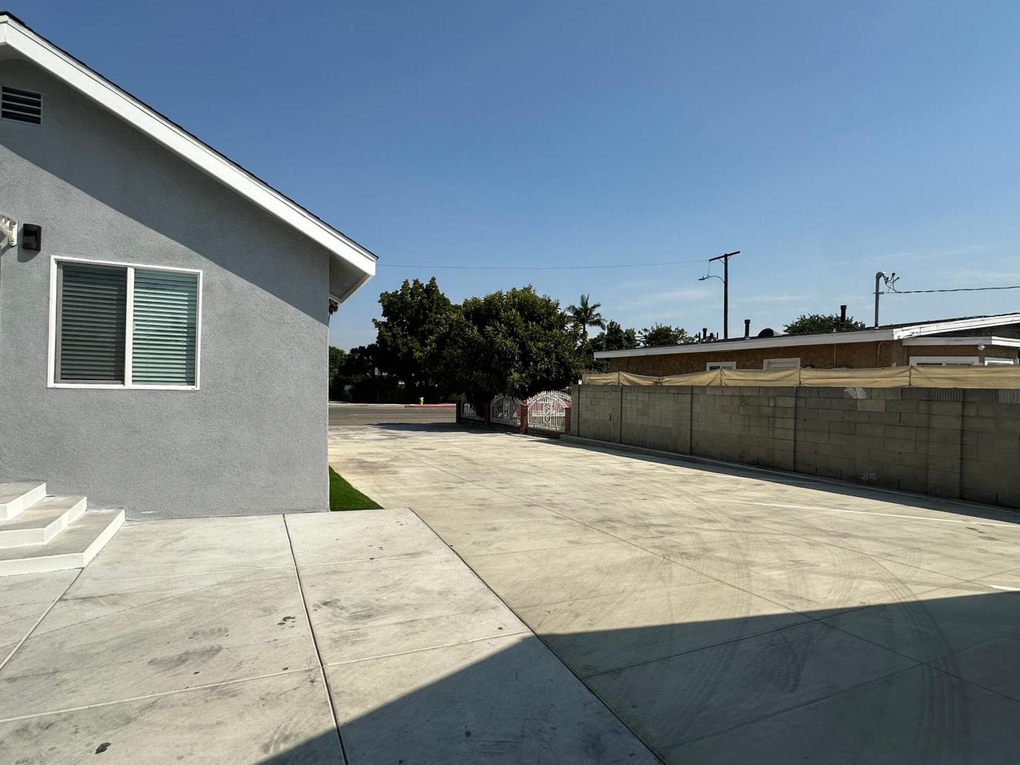 New Spacious House In Anaheim Near Disneyland-Knott In Without Backyard In The Same Lot Of 3 Separate Properties Eksteriør billede