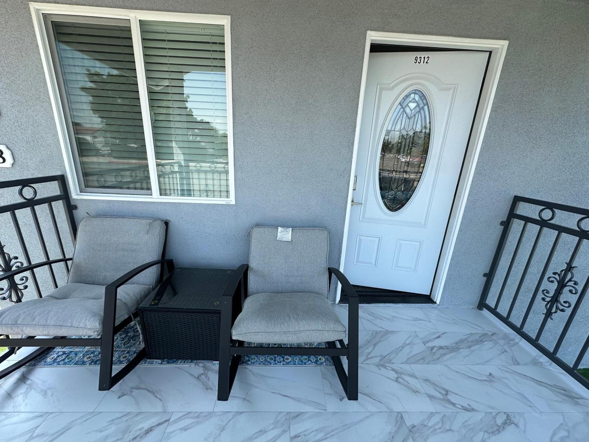 New Spacious House In Anaheim Near Disneyland-Knott In Without Backyard In The Same Lot Of 3 Separate Properties Eksteriør billede